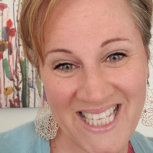 Meet your Posher, Amy - Picture 1 of 1